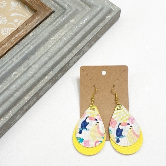 Tropical print teardrop hand made earrings - Picture 2 of 2